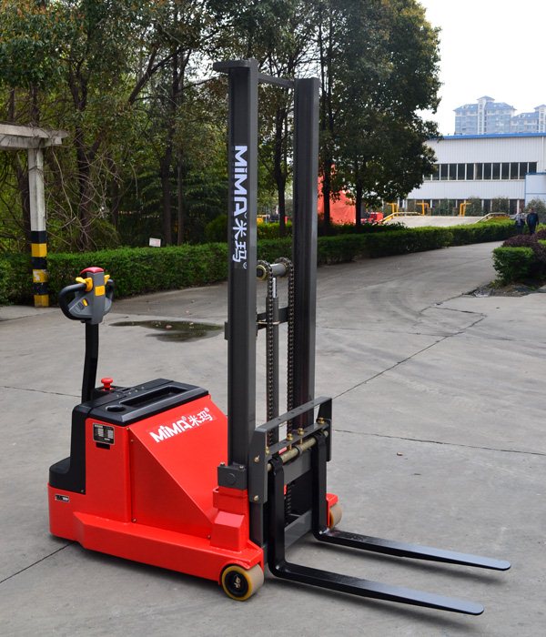 湖南榮洲機械設(shè)備有限公司,移動式升降平臺價格,湖南升降貨梯,塑料托盤批發(fā),固定式升降平臺,曲臂式升降平臺,汽車尾板,全電動叉車