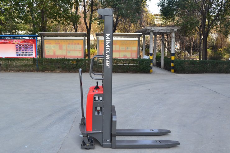 湖南榮洲機(jī)械設(shè)備有限公司,移動(dòng)式升降平臺(tái)價(jià)格,湖南升降貨梯,塑料托盤(pán)批發(fā),固定式升降平臺(tái),曲臂式升降平臺(tái),汽車(chē)尾板,全電動(dòng)叉車(chē) 湖南榮洲機(jī)械設(shè)備有限公司,移動(dòng)式升降平臺(tái)價(jià)格,湖南升降貨梯,塑料托盤(pán)批發(fā),固定式升降平臺(tái),曲臂式升降平臺(tái),汽車(chē)尾板,全電動(dòng)叉車(chē)