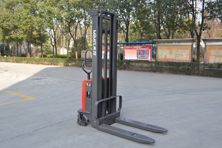 湖南榮洲機(jī)械設(shè)備有限公司,移動(dòng)式升降平臺(tái)價(jià)格,湖南升降貨梯,塑料托盤(pán)批發(fā),固定式升降平臺(tái),曲臂式升降平臺(tái),汽車(chē)尾板,全電動(dòng)叉車(chē) 湖南榮洲機(jī)械設(shè)備有限公司,移動(dòng)式升降平臺(tái)價(jià)格,湖南升降貨梯,塑料托盤(pán)批發(fā),固定式升降平臺(tái),曲臂式升降平臺(tái),汽車(chē)尾板,全電動(dòng)叉車(chē)