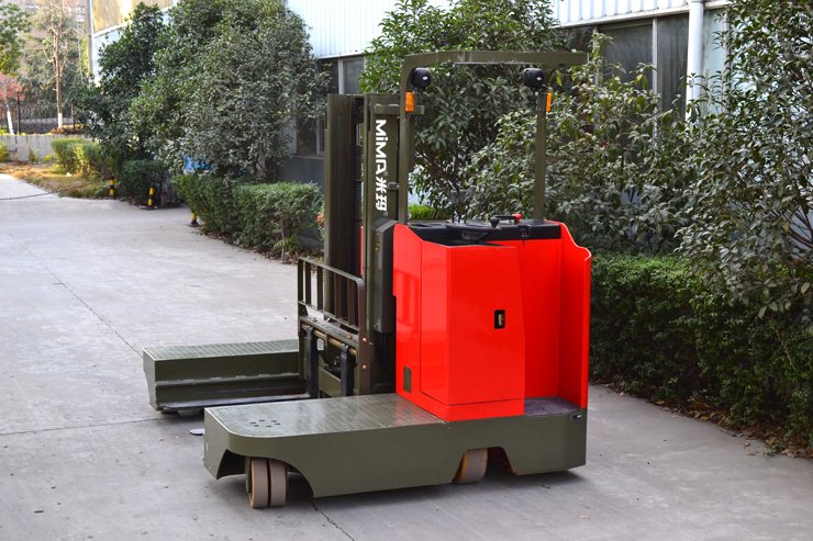 湖南榮洲機(jī)械設(shè)備有限公司,移動式升降平臺價格,湖南升降貨梯,塑料托盤批發(fā),固定式升降平臺,曲臂式升降平臺,汽車尾板,全電動叉車